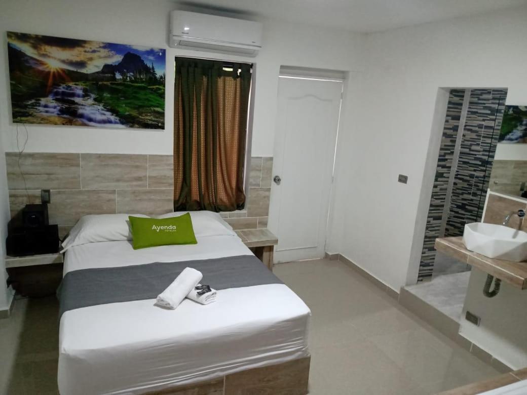 Hotel Brisas Medellin Exterior photo